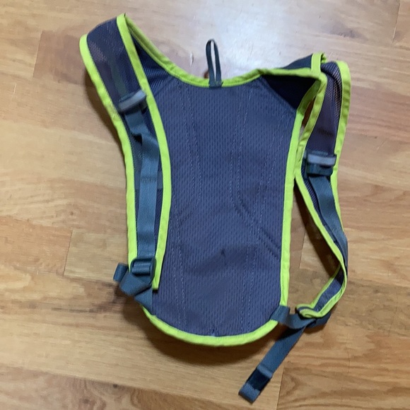 Camelbak Hydration Backpack neon green/gray - Picture 2 of 7